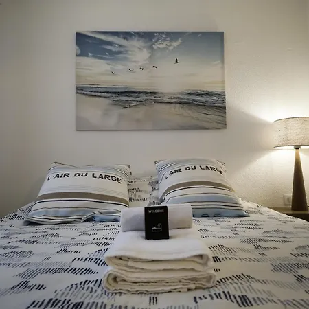 Superb Renovated T2 200m Sea View Terrace *